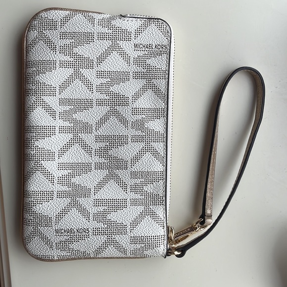 Michael Kors white and gold wristlet/wallet - Picture 2 of 4